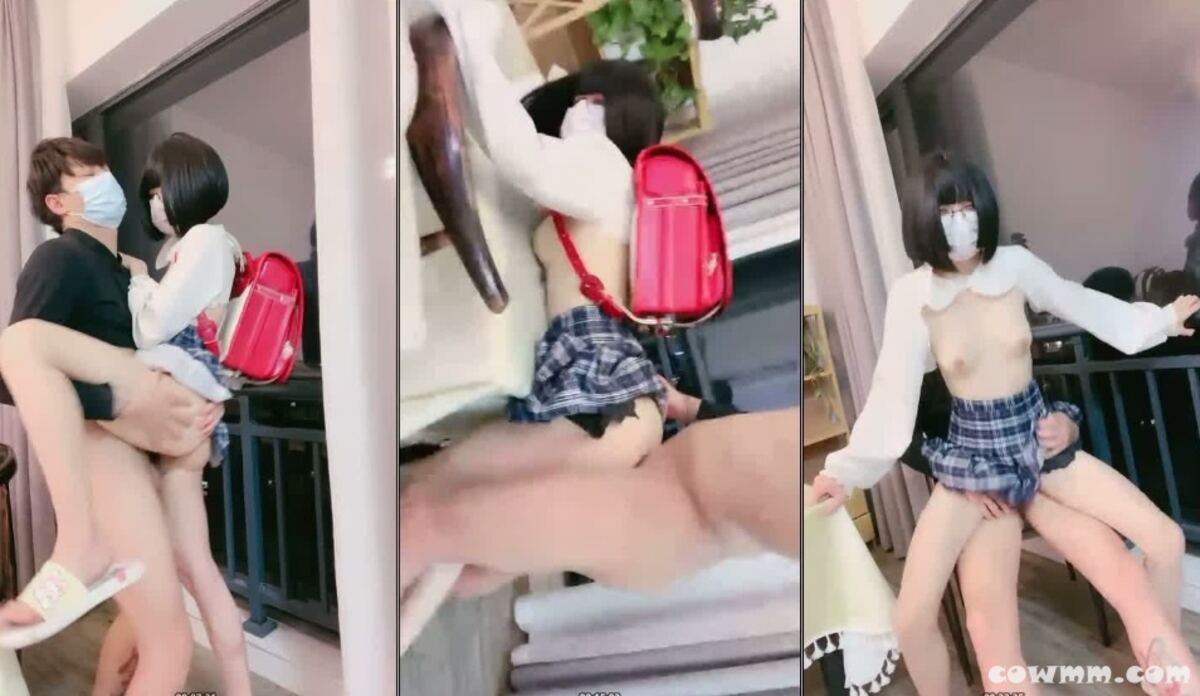 背个小书包！新人眼镜小萝莉！娇小身材炮友操逼，白嫩贫乳多毛粉穴，坐在桌子上操，落地窗边骑坐