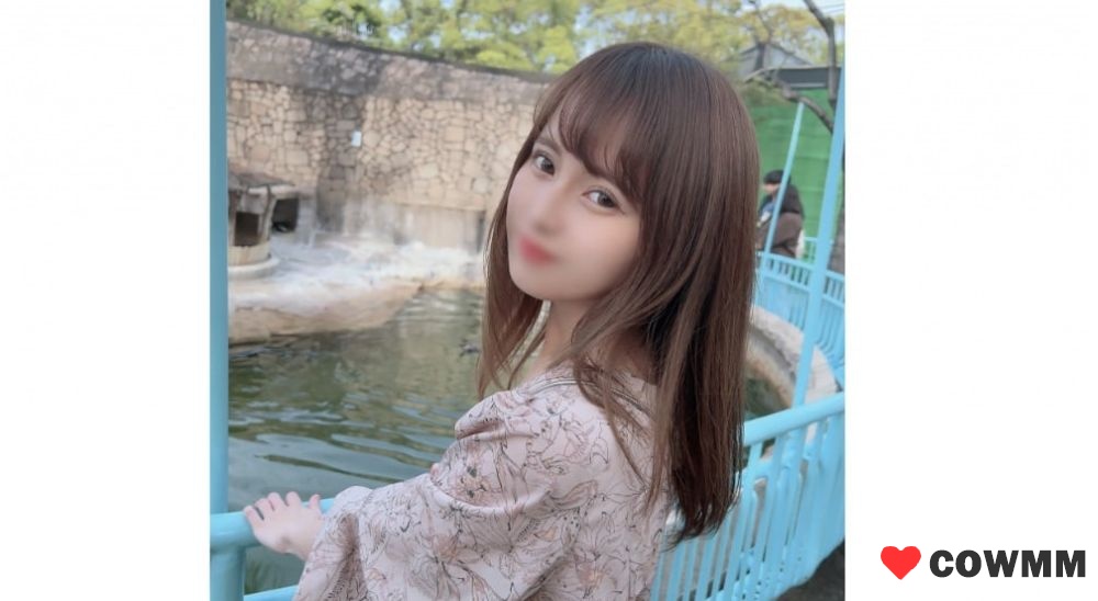 FC2-PPV-4552433 露出你的臉！ ！限時3天！嬌小可愛的接待員，忘不瞭體內根深蒂固的快感，當眾炫耀自慰……與男人交往的經驗極少，是個婊子。