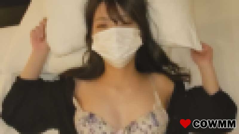 FC2-PPV-2466412 最後 100 名！黑髮少女低聲呻吟，握緊瞭手。握住枕頭以獲得原始插入的樂趣♡是的和平♡