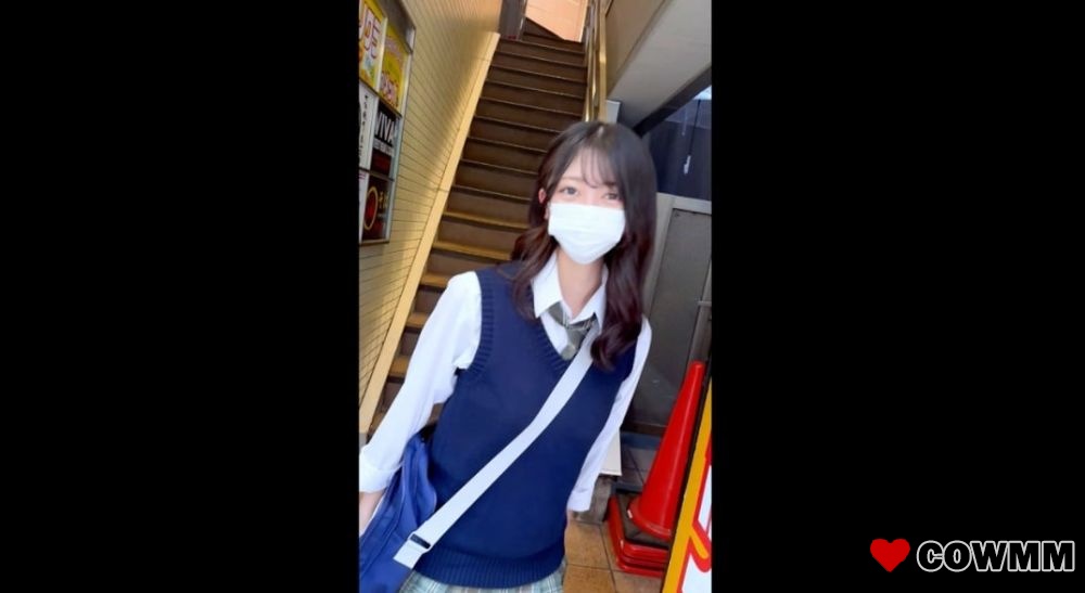 FC2-PPV-4607468 【專題作品】受到砲火和停頓的18歲偶像練習生。毫無悔意地出現在FC2上，首次公開禁止影片。