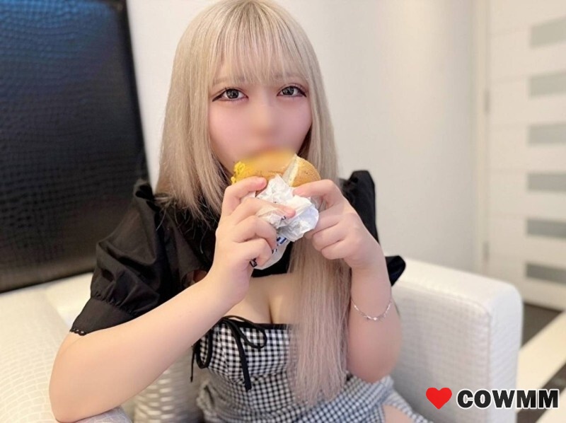 [fc2-ppv-4745950] [Natural H cup] A cafe girl with the best body! Her