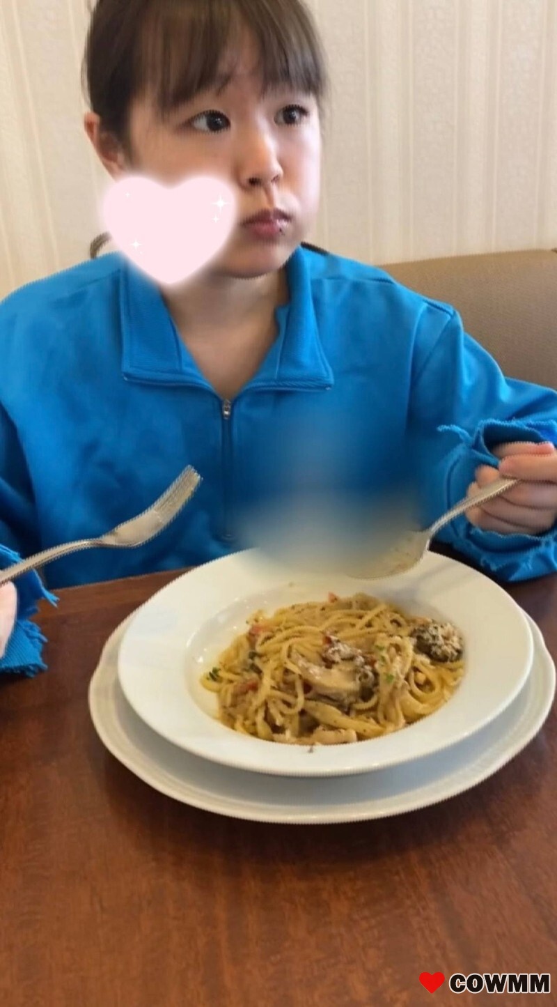 [fc2-ppv-3254920] She's tasting adult semen for the first time.